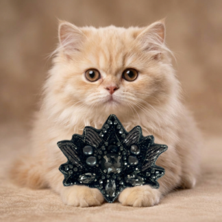 Black Lotus Brooch, Handcrafted Beaded Flower Pin, Unique Floral Jewelry for Women, Gift for Her, Gift for Mom, Lotus Blossom Badge.