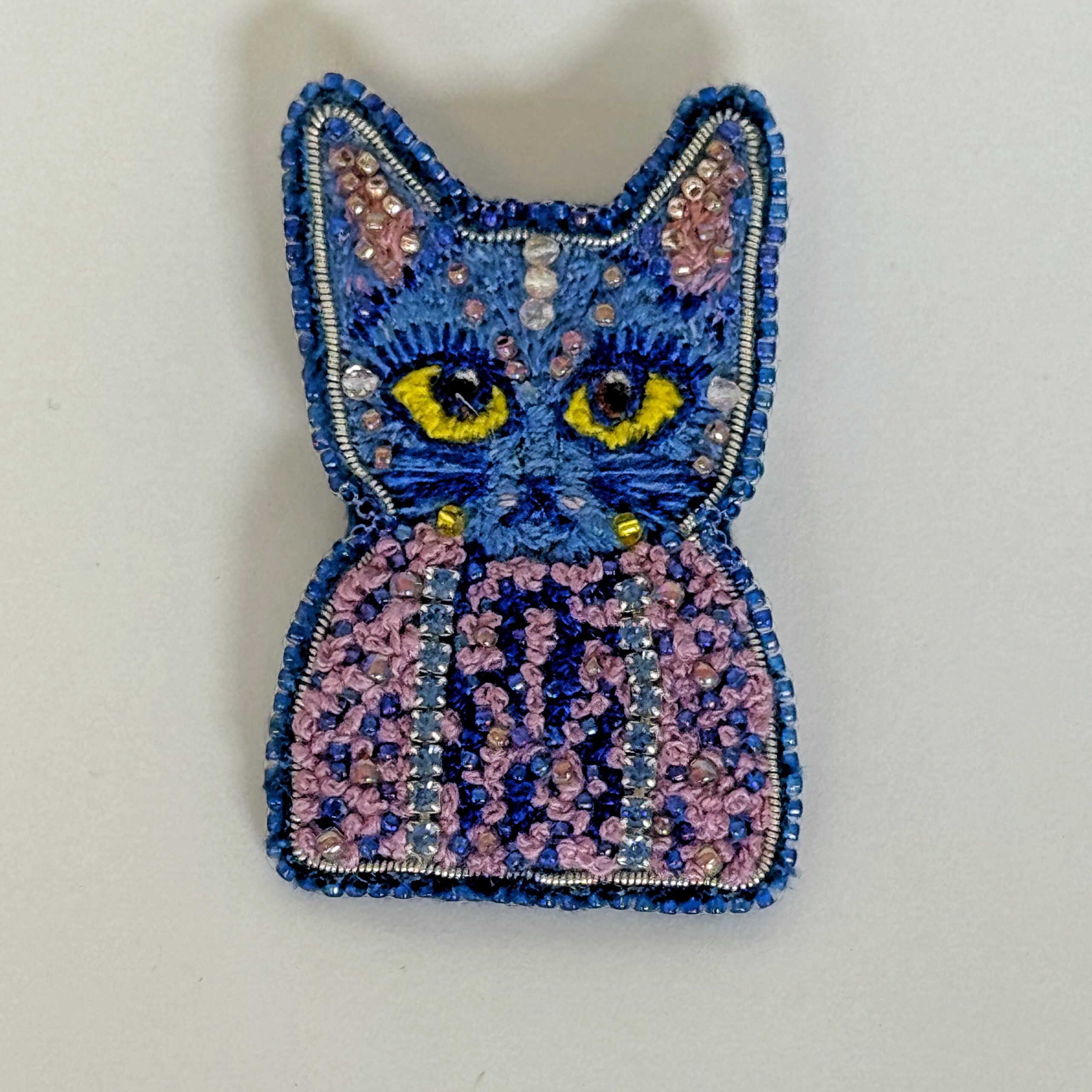 Brooch cat, Handmade Blue Cat Brooch, Beaded Cat Brooch, Hand Embroidered Animal Jewelry, Gift for Cat Lovers, Embroidered Brooch cat, Whimsical Cat Brooch — view 1