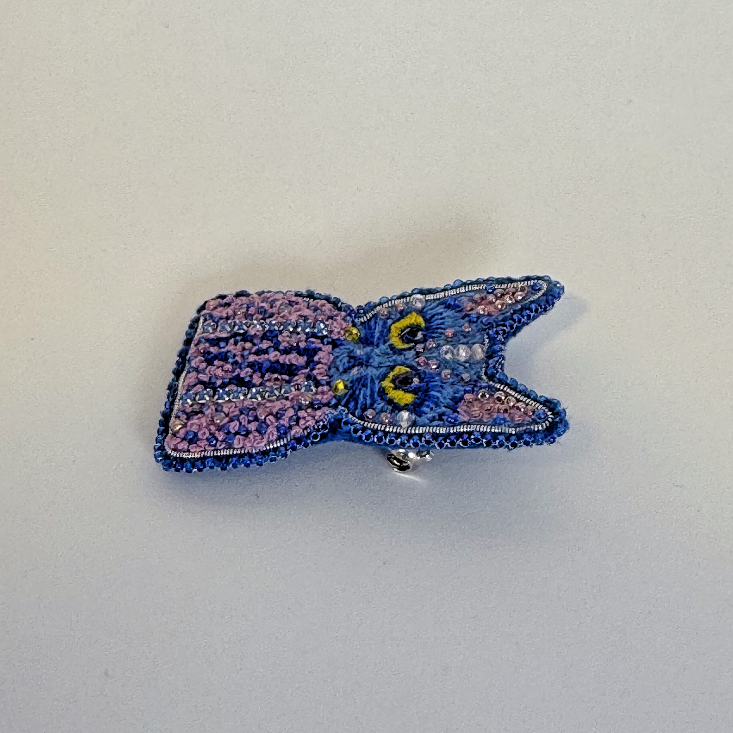 Brooch cat, Handmade Blue Cat Brooch, Beaded Cat Brooch, Hand Embroidered Animal Jewelry, Gift for Cat Lovers, Embroidered Brooch cat, Whimsical Cat Brooch — view 4