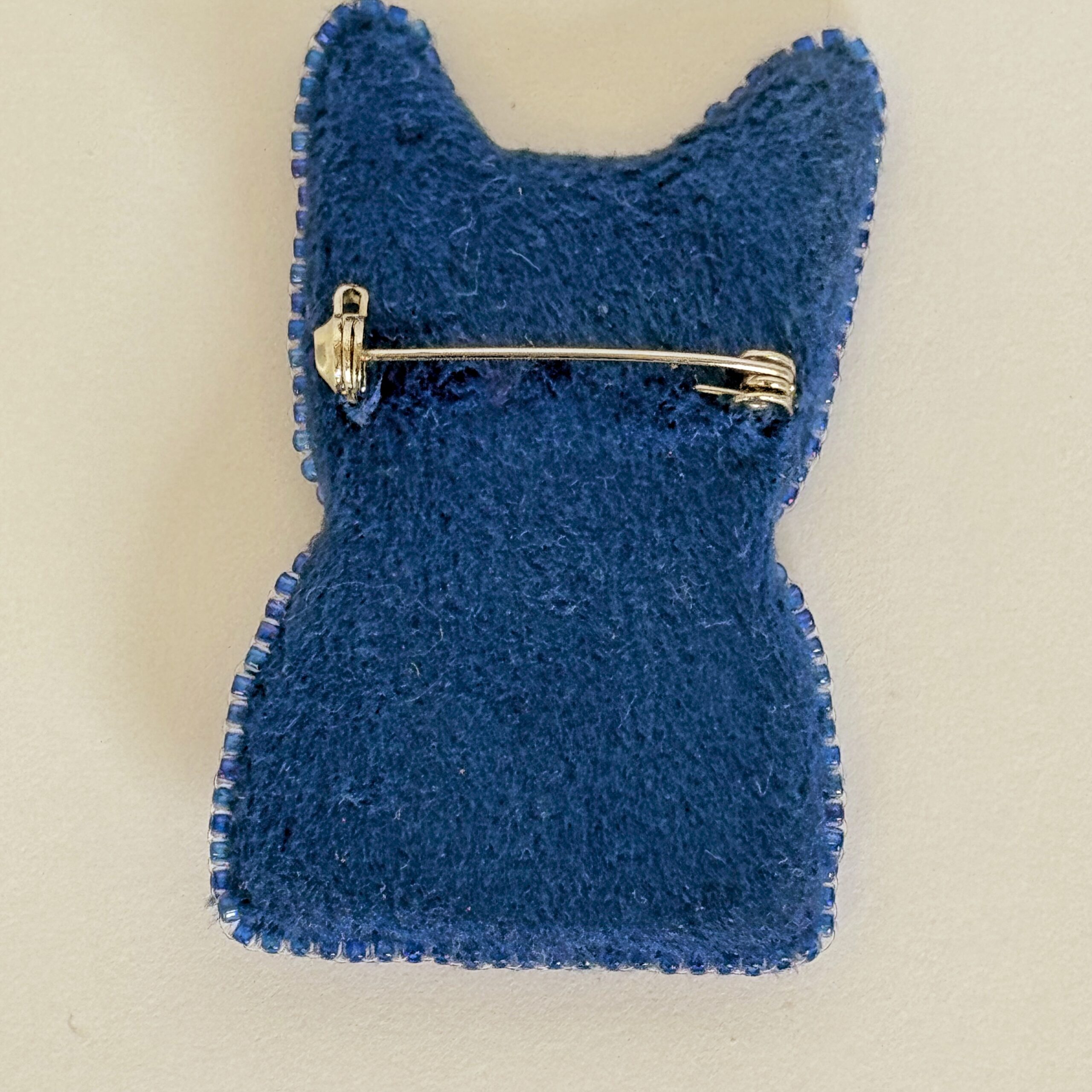 Brooch cat, Handmade Blue Cat Brooch, Beaded Cat Brooch, Hand Embroidered Animal Jewelry, Gift for Cat Lovers, Embroidered Brooch cat, Whimsical Cat Brooch — view 6