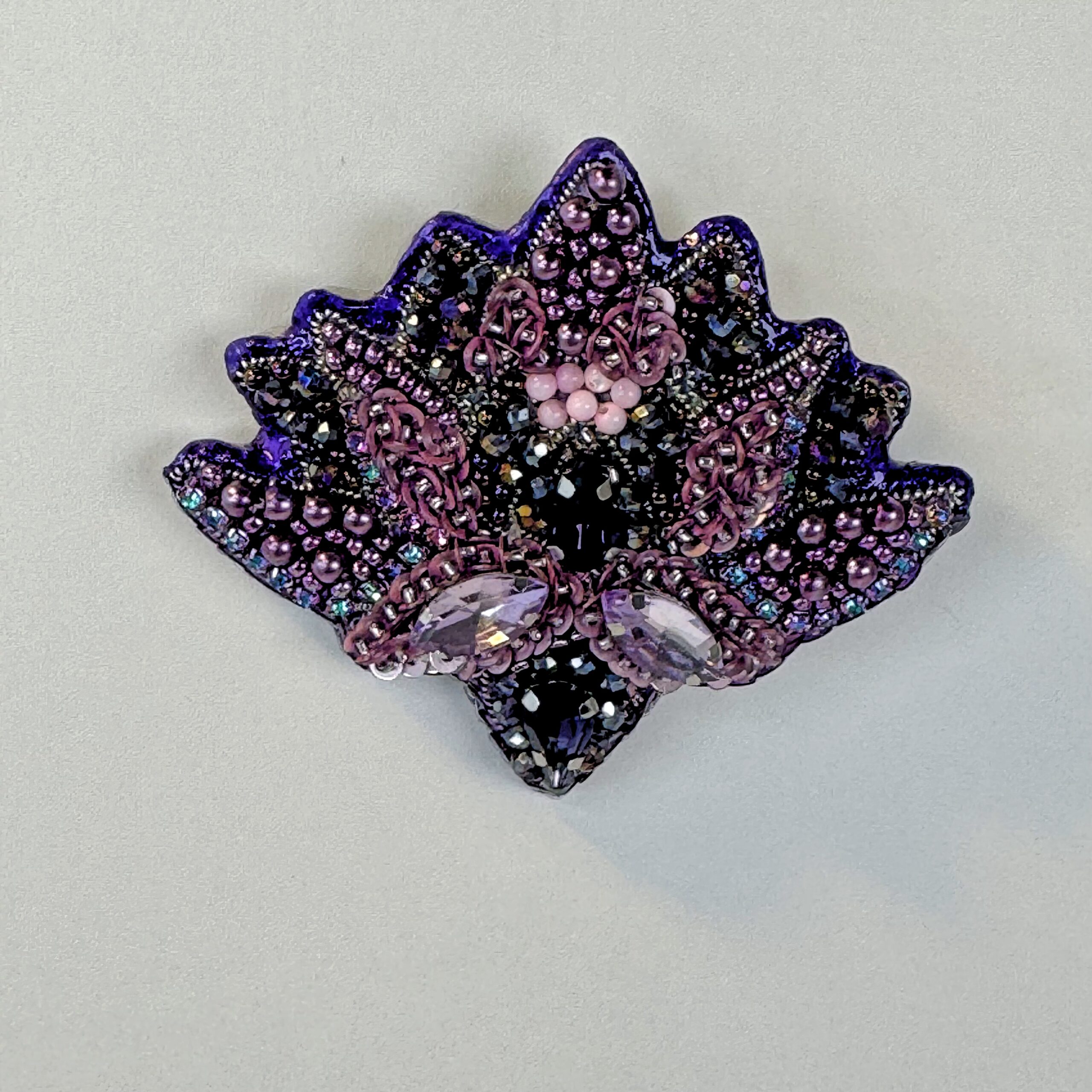 Purple Amethyst Lotus Flower Brooch, Crystal Beaded Lotus Pin, Handmade Violet Flower Jewelry, Elegant Floral Gift — view 9
